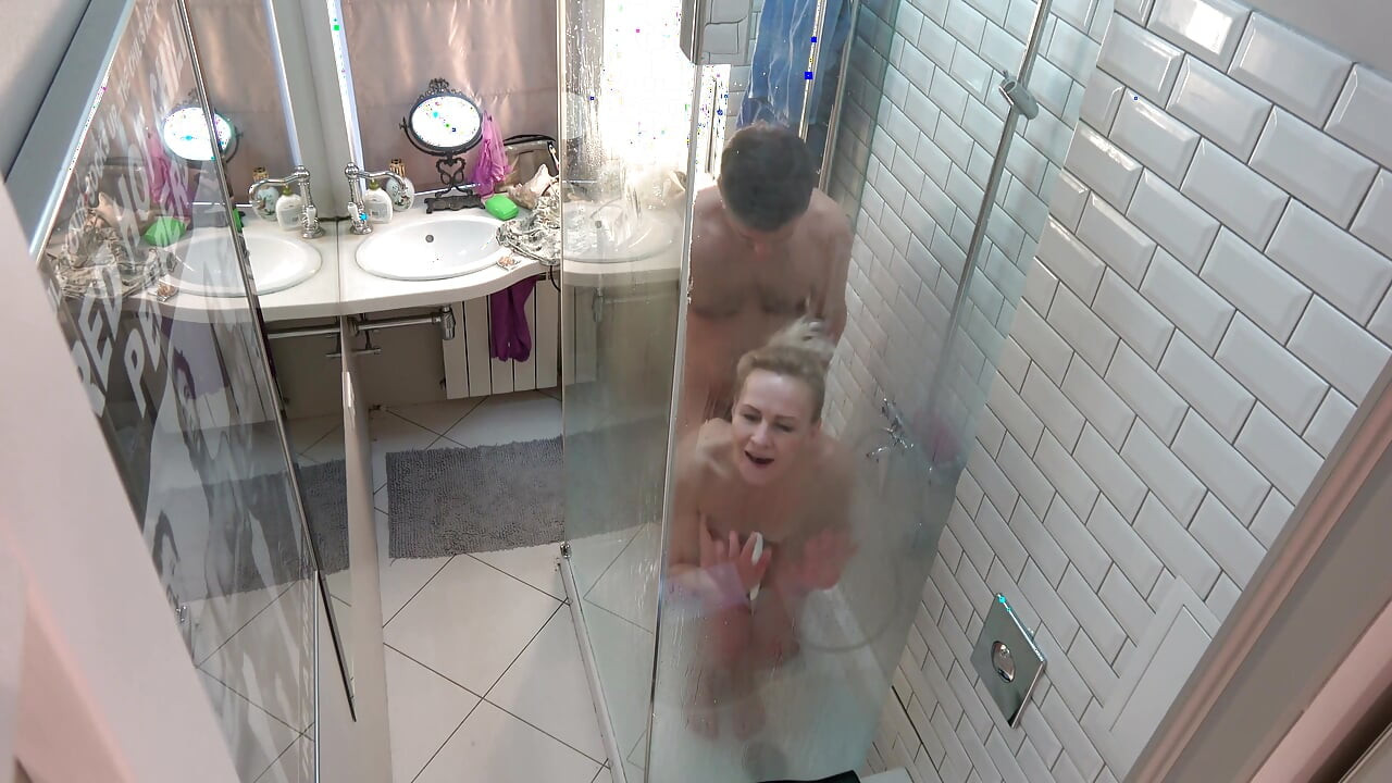 Steamy Sex with Beautiful Stepmom in the Shower