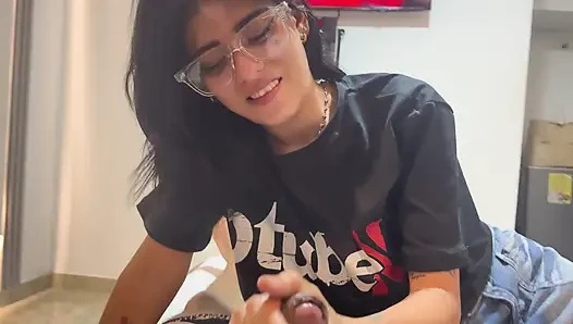 GIRL WANTS TO PARTICIPATE IN PORN CASTING