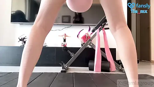 Tia can't help but want to be in the middle of the fitness and starts masturbating.