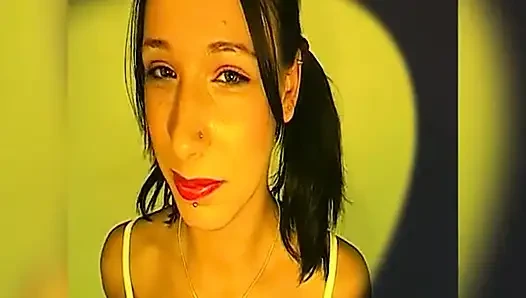 Schmutzige Brünette Im Wilden Gangbang Mit Gesichtsexplosion