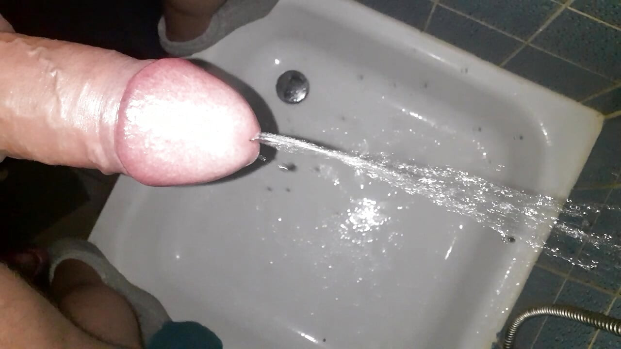 Napaljeno pišanje u kupaonici