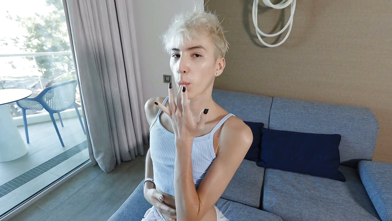 A Cute Twink Greedily Sucks His Stepfather's Cock and Takes It Into His Hole