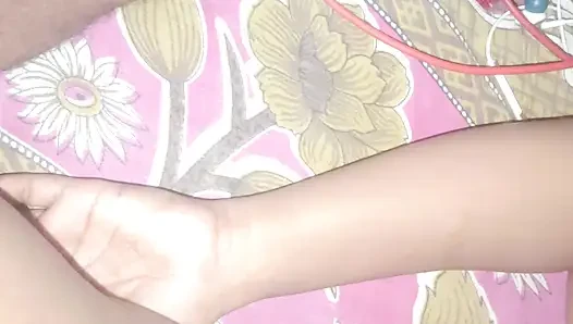 Virgin 18+ horny girl wants to get my fucked .