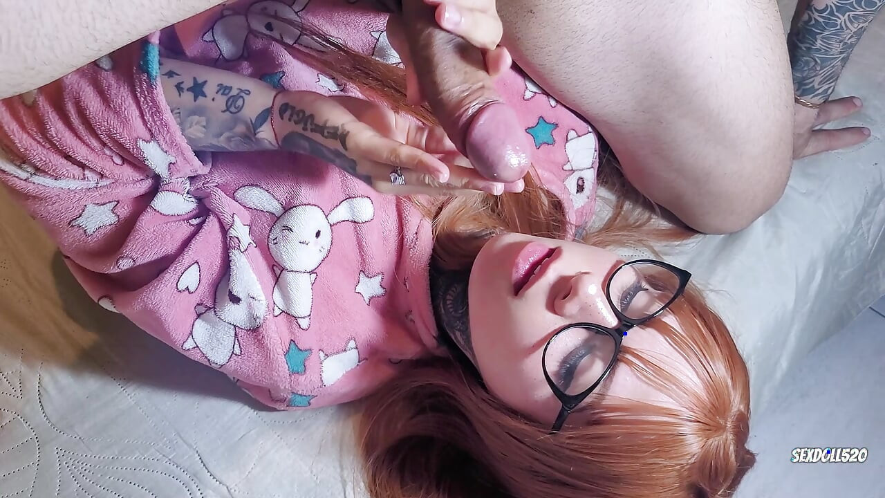 Пустотлива Руда Займається Глибоким Оральним Сексом І Жорстко Трахкає Поки...