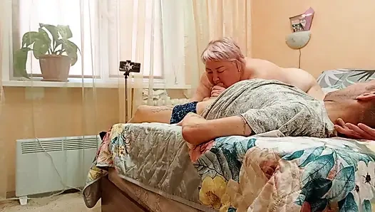 Kayınvalidemin ağzı yarağımı boşaltıyor