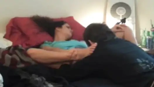 Makan malam di rumah teman