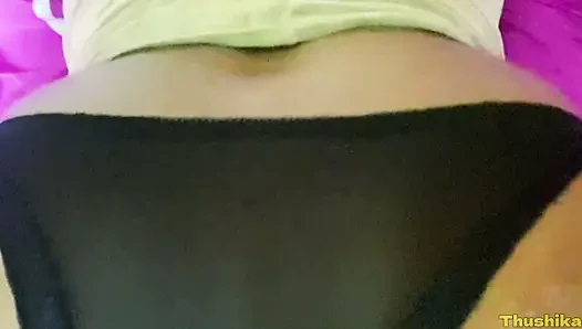 Thushika ateşli kız sert domaltılarak sikiliyor ve misyoner pozisyonunda sikiliyor