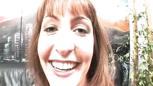 Esmer orta yaşlı seksi kadının tutkulu sakso çekmesi patlamalı orgazma yol açıyor