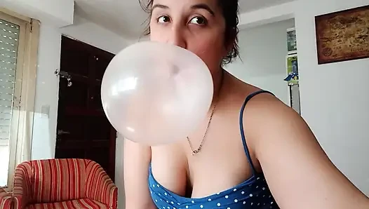 Büyük ve dağınık baloncuk baloncukları yapıyor - tavşan tezgahçı