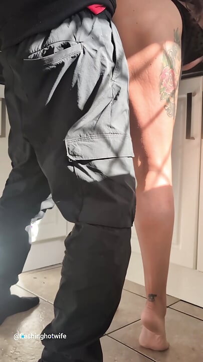 เมียสุดฮอตโดนเย็ดน้ําเงี่ยนไหลเยิ้มอีกครั้งในห้องครัว