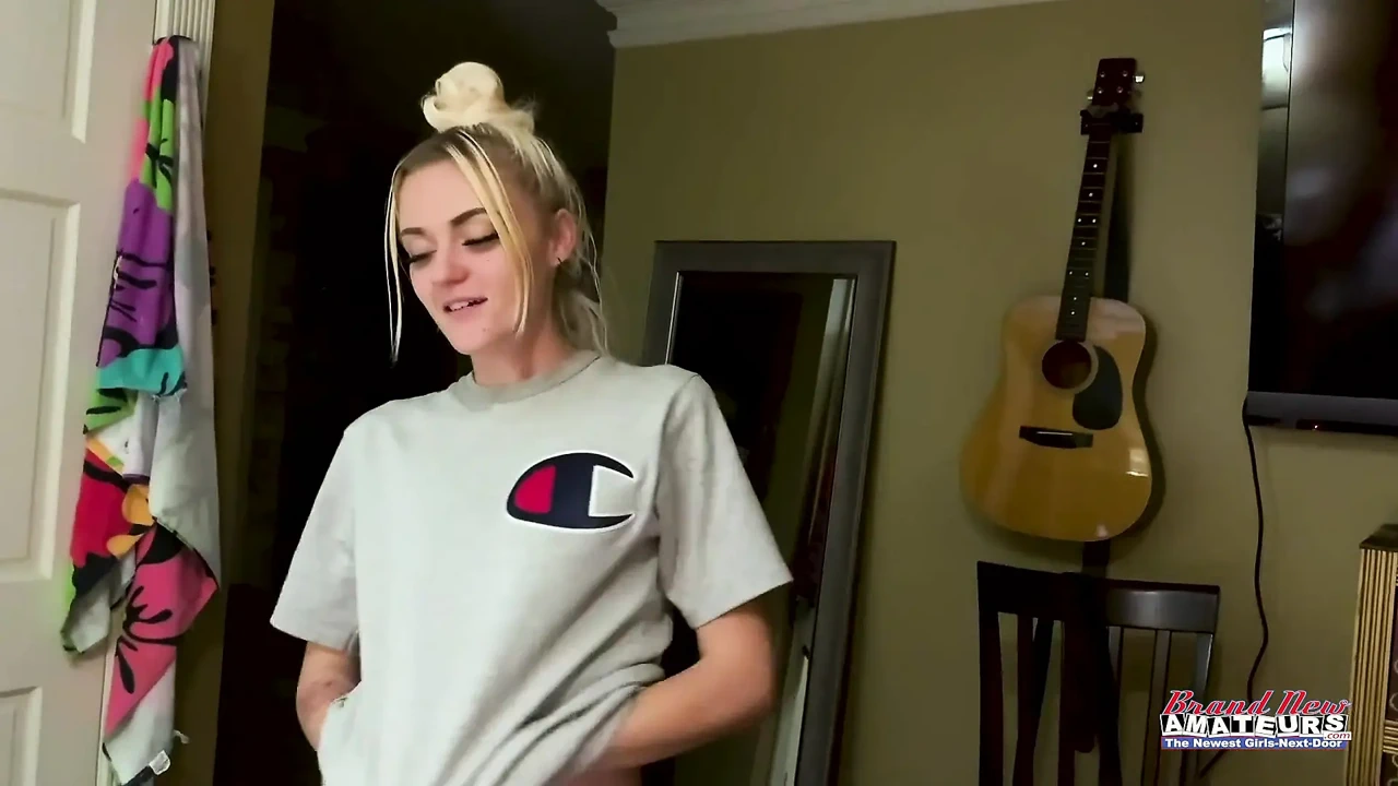 Manipulating my Sassy body rub girl into showing off body