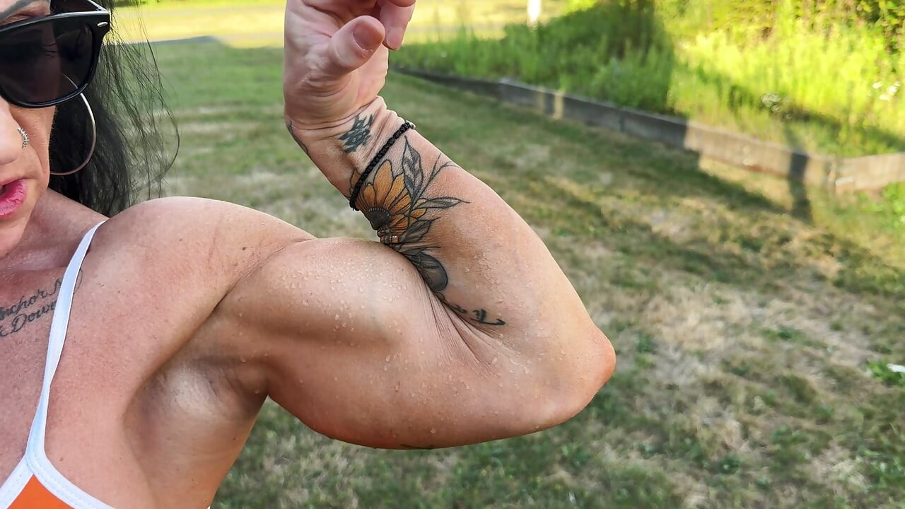 Muscle MILFs Cum Command JOI