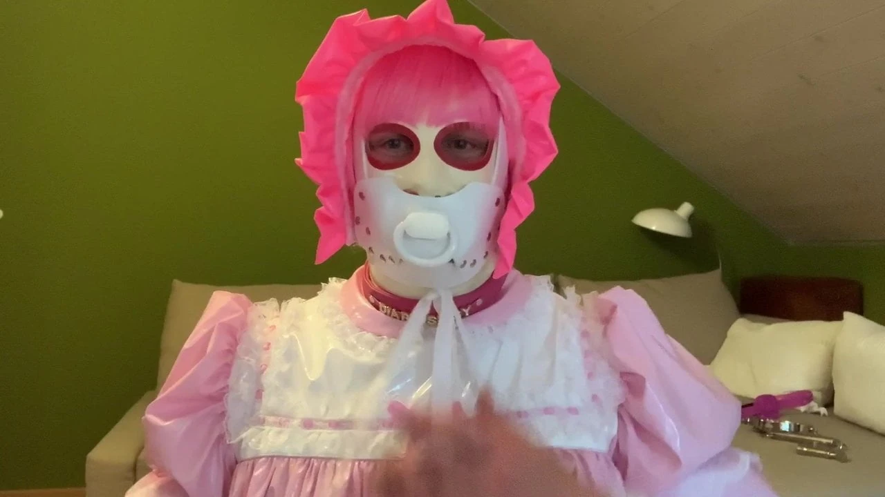 Tã sissy có mũ trùm đầu