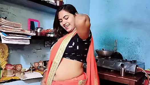 Mein heißes bhabhi hat mich erwischt, als ich voll in meinem zimmer masturbiert habe