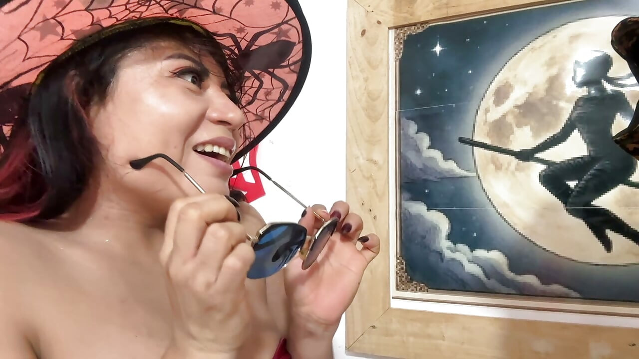 HALLOWEEN ACCESSORIES VENDOR IN ACTION WITH A CUSTOMER. INTENSE BLOWJOB, DOGGY STYLE, MISSIONARY, AND COWGIRL POSITION