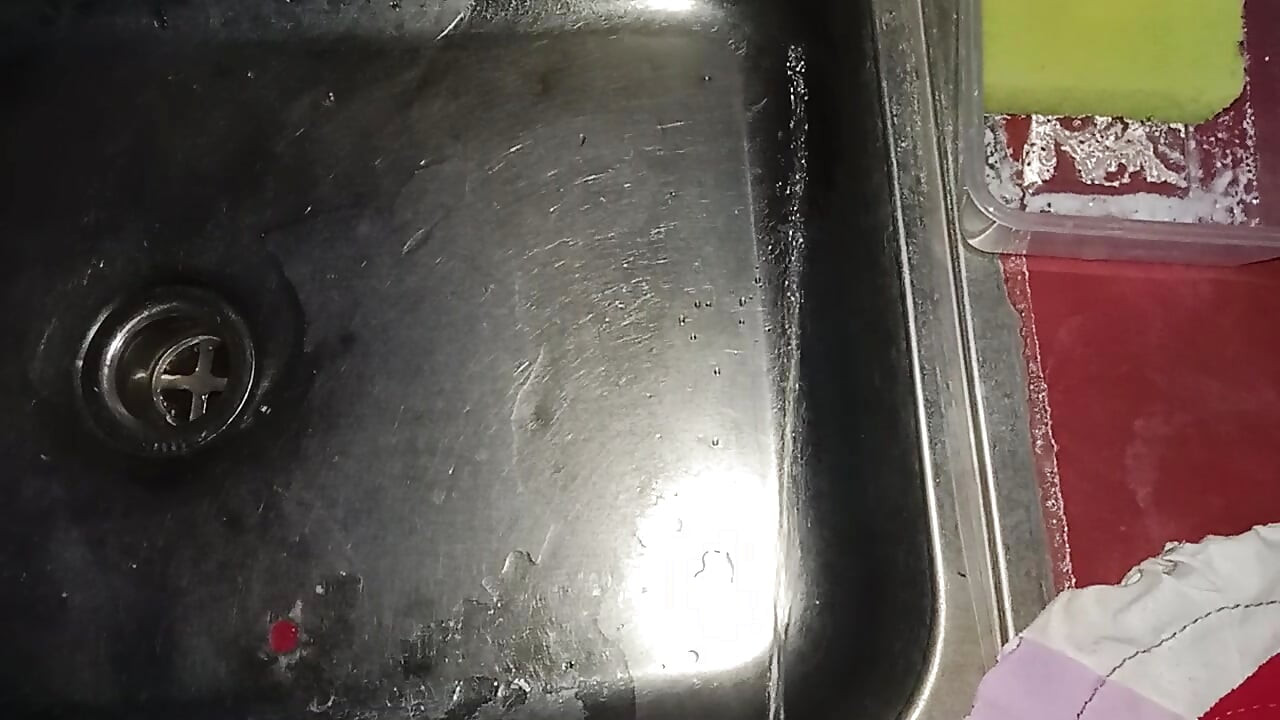 I pee on stainless kitchen sink