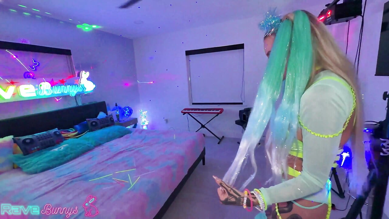 Anastasia Grinds Her Big Ass On Brian Omally During Cheating Cowgirl!