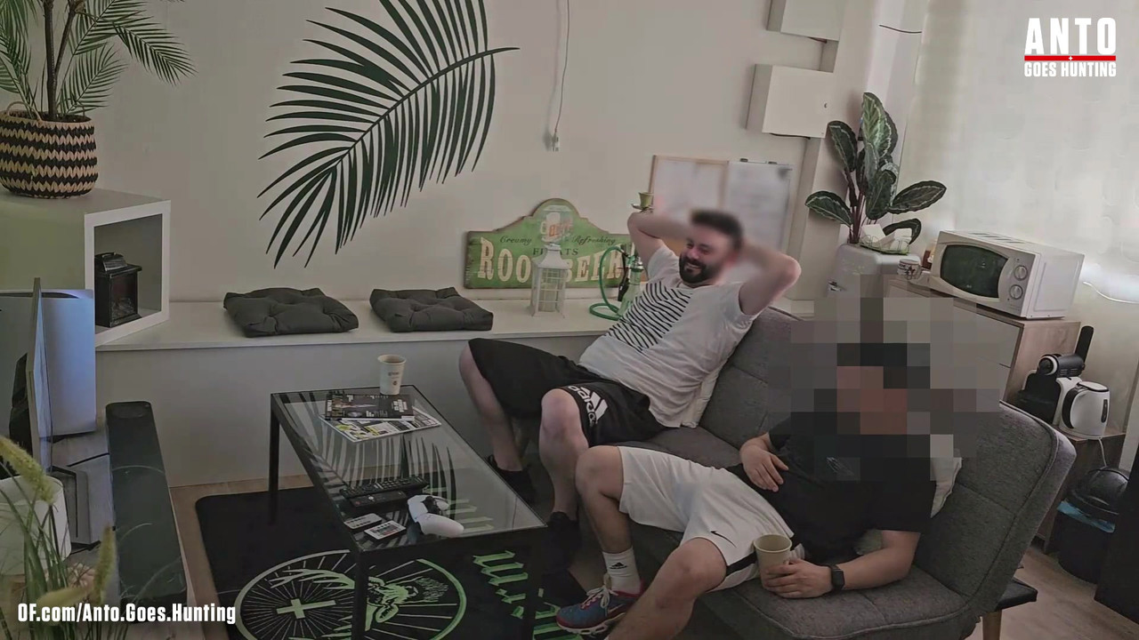 我的直男朋友“chris”（他以前发现我在撸管）上一次问我，并给我惊喜