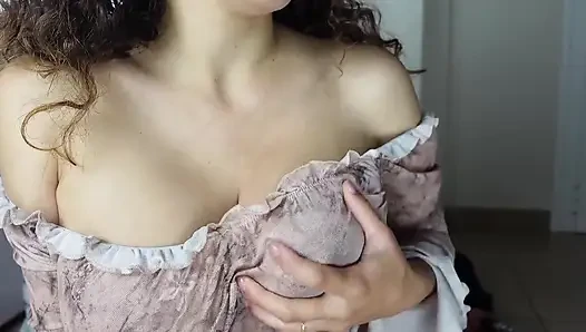 Schwangere dame ana zeigen möpse