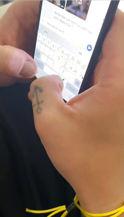 Aldatan sürtük azgın bir üçlü seks için geldi