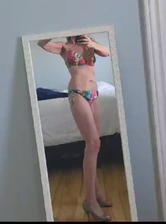 Hotwife Showing off in a teeny Bikini