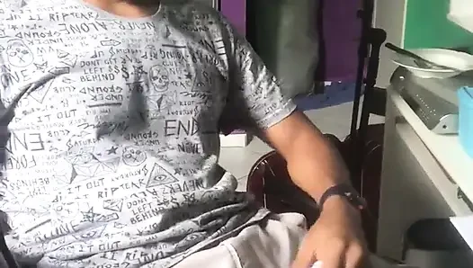 Kendi yarağımı yalıyorum #02