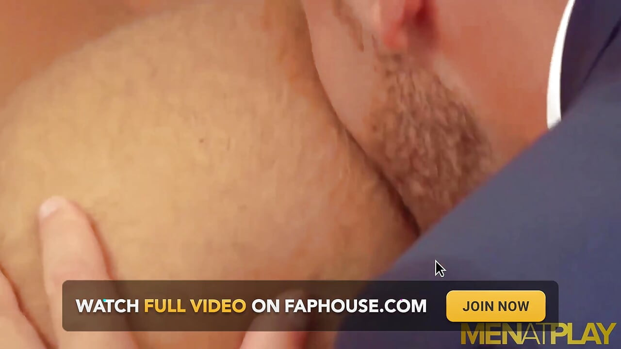 Menatplay hunks Logan Moore and Massimo Piano anal fuck