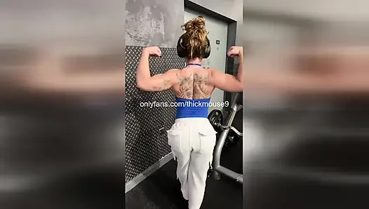 18 yaşındaki masum kızın ilk anal seksi - götü parçalanıyor ve amını dölle dolduruyor!