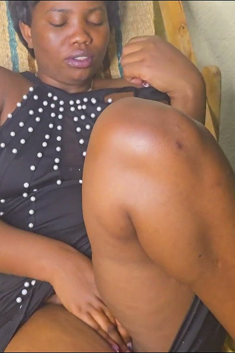 African Musliim Single Mom with Big Ass She Has Too Wet Pussy