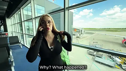Sarışın üvey anne birlikte uyandıkça büyük memeler yarağıma sürttü