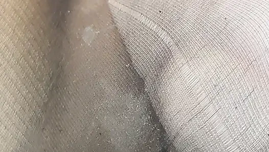 Balkonda mastürbasyon ve çorapların içine boşalma