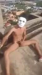 Ragazzo twink sborrato in città