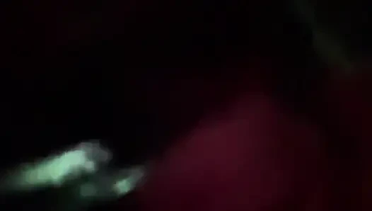 Wenn sie im auto sitzt, kommt es zu einem blowjob