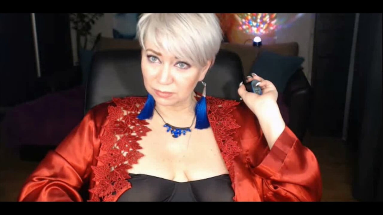 Passionate lyrical monologue of a mature webcam whore...))