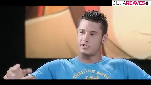 Seksi kız büyük bir yarakla sikilirken eğiliyor