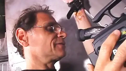 Schau dir hinter die kulissen von versauten BDSM-mädchen in aktion an