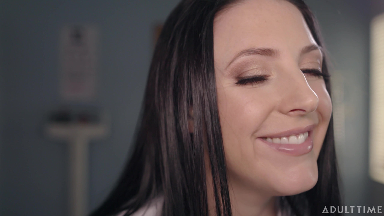 Asmrファンタジー博士。アンジェラ・ホワイトが全身身体検査