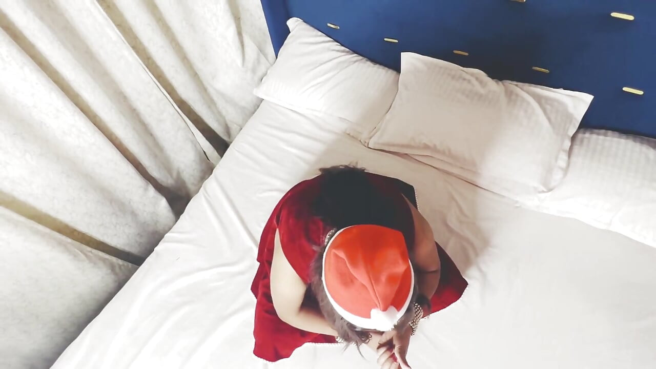 "bad Santa, Yes Fuck Me!" Indian Young Couple