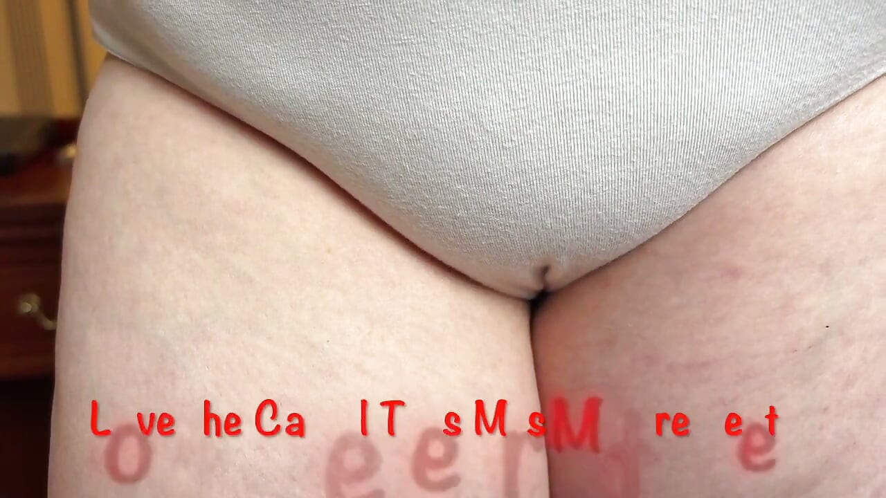 Mrs Mature Feet and Her Big Granny Pants 543