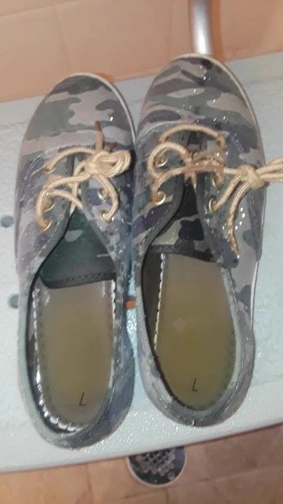 Not my nieces friends shoes pissed