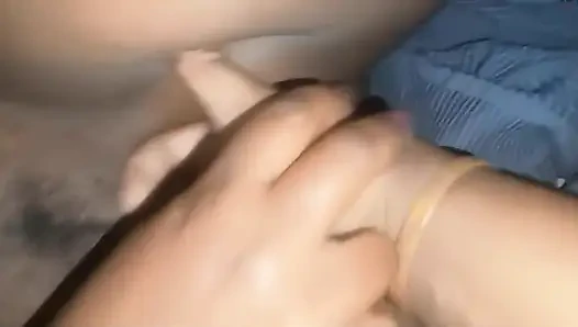 Spiel mit ihrer muschi