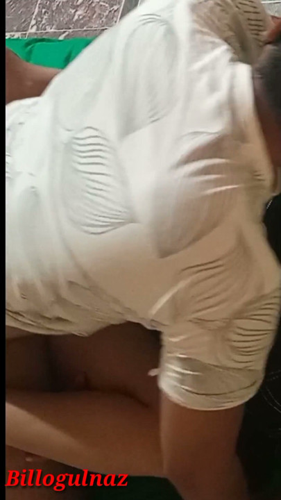 Indian muslim Aunty fucked by her boyfriend, leaked mms | Clip 1