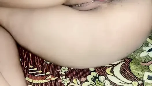 Hamare new padose aaye hain, unki Ladki ki Moti si Choot mein Main ne apna Lund daal diya