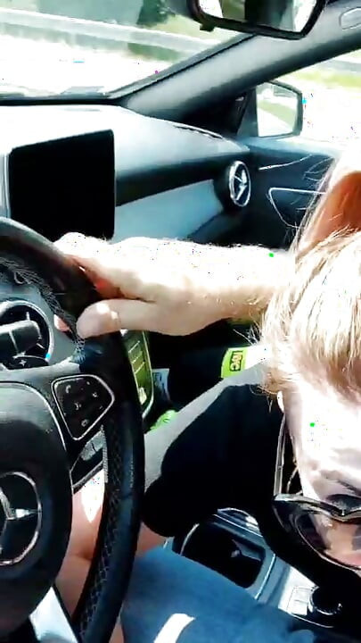 J'ai pris en stop un auto-stoppeur en échange d'une pipe