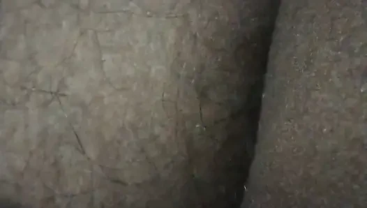 Alman anne edepsiz tina büyük yaraklı büyük zenci yarağı ve gırtlağına kadar alıyor adam Rus kıza nüfuz etmek için yaşlı pikap şemasını istismar ediyor