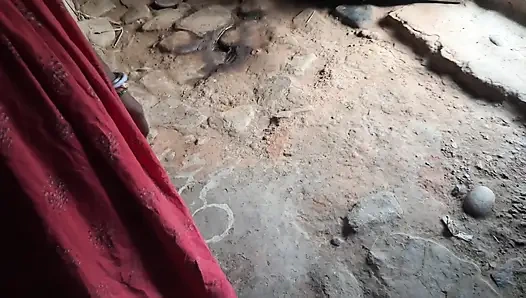 Индийская деревенская девушка занимается сексом дези в домашнем видео