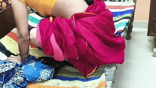 Индийская деревенская горячая девушка в домашнем секс-видео хинди со своим бойфрендом