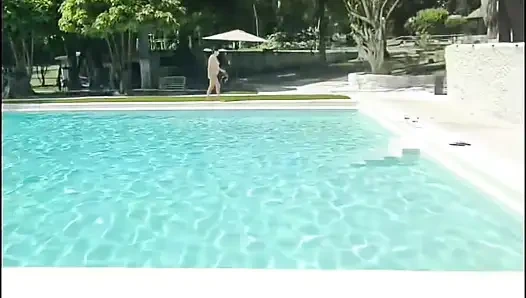 Kami pergi ke pesta nudis