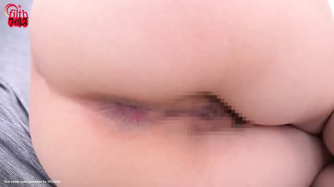 Sexy Jap girl, face farting