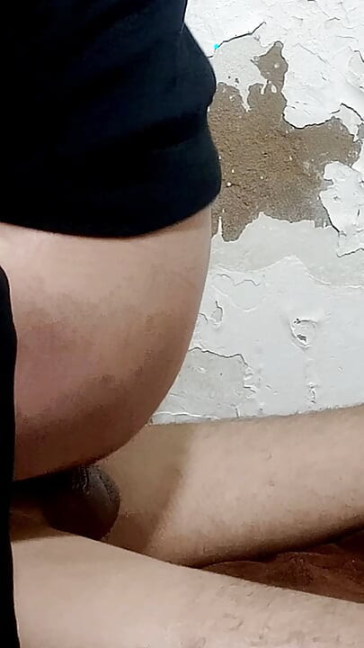 阿拉伯同志性愛，大雞巴騎著阿爾及利亞大雞巴